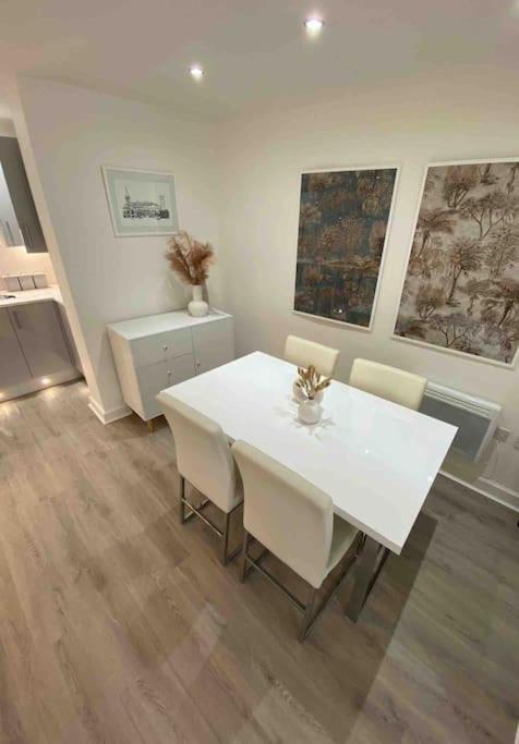 Luxury Town Centre Apartment Walking Distance To Rsc Theatre Stratford-upon-Avon Luaran gambar
